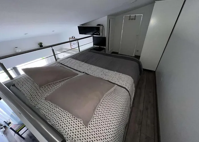 Mezzanine Avec Clim, Piscine, Proche Plage, Ascenseur, Lave-linge - Fr-1-702-27 *